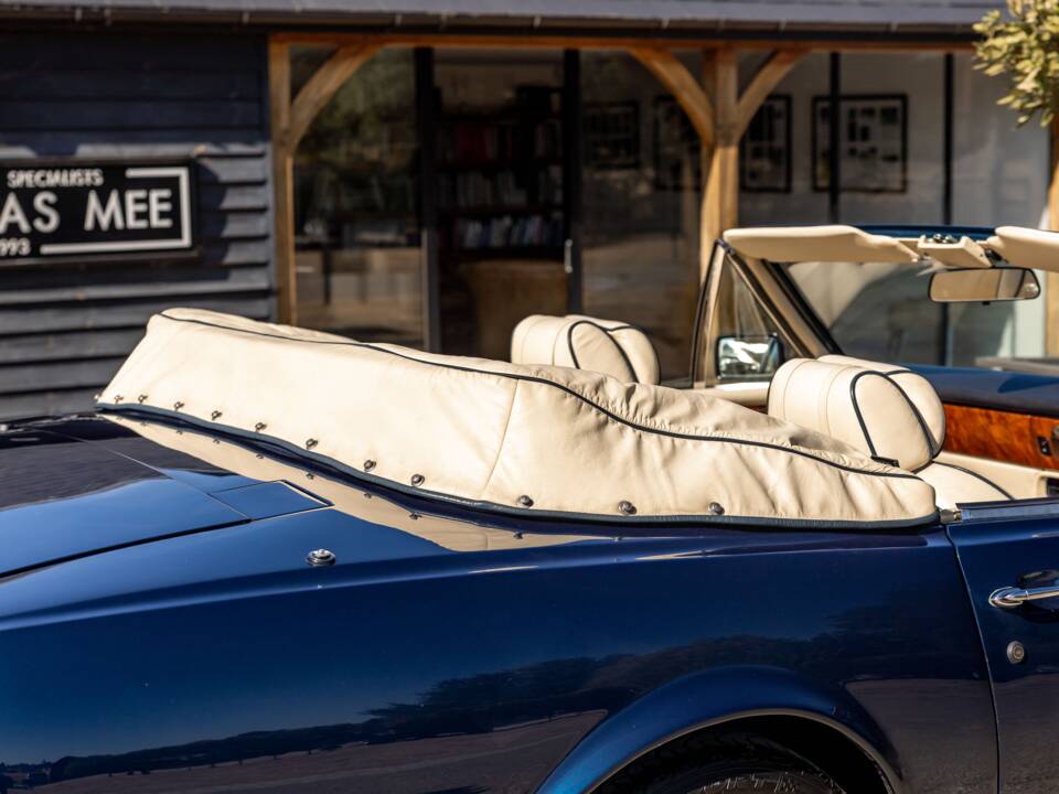 Image 47/57 de Aston Martin V8 Vantage Volante (1989)