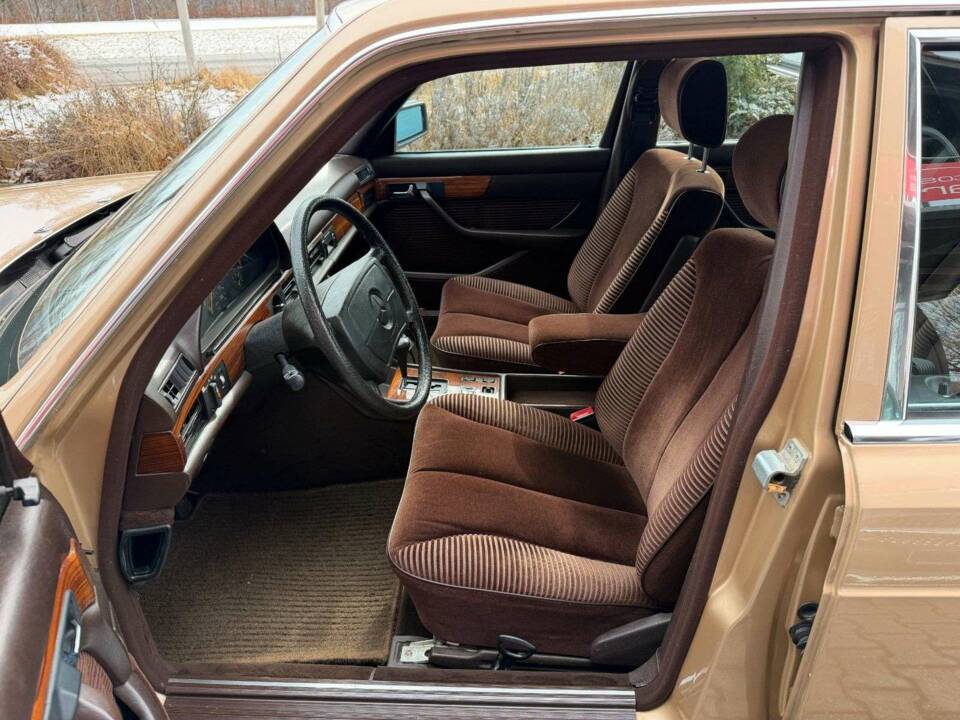Bild 6/36 von Mercedes-Benz 380 SE (1981)