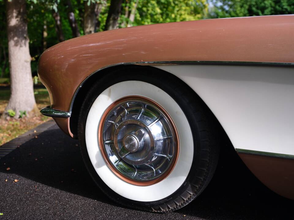 Image 16/36 of Chevrolet Corvette (1956)