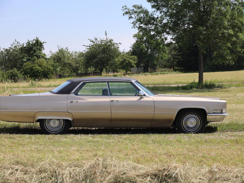 Imagen 8/8 de Cadillac Sedan DeVille (1969)