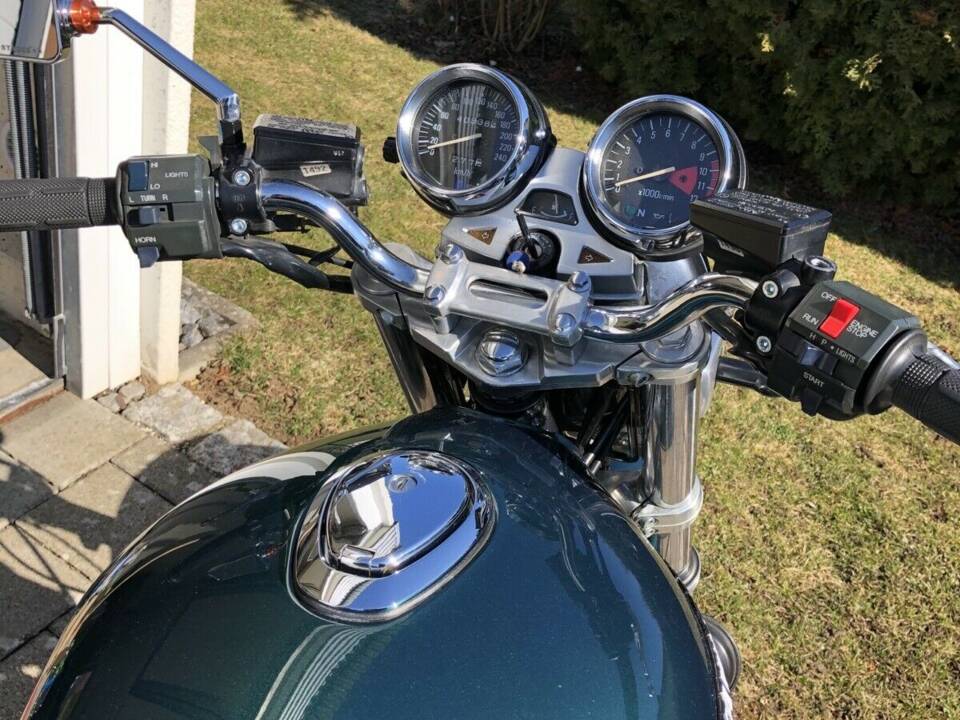 Immagine 4/8 di Kawasaki ZR 1100 Zephyr (1994)
