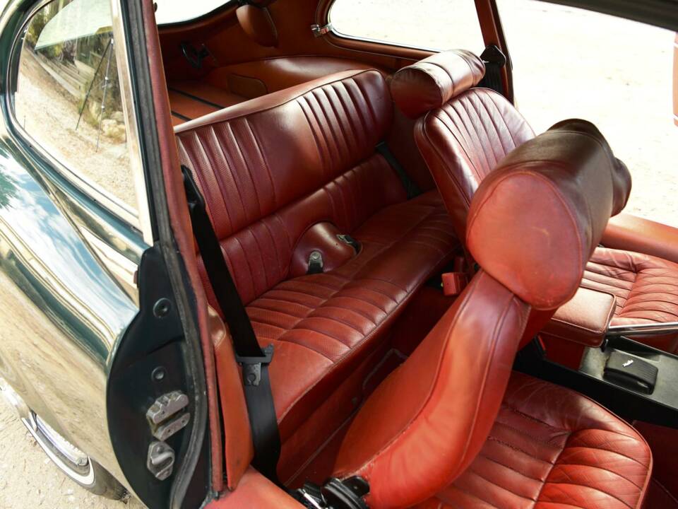 Image 31/50 of Jaguar E-Type V12 (2+2) (1973)