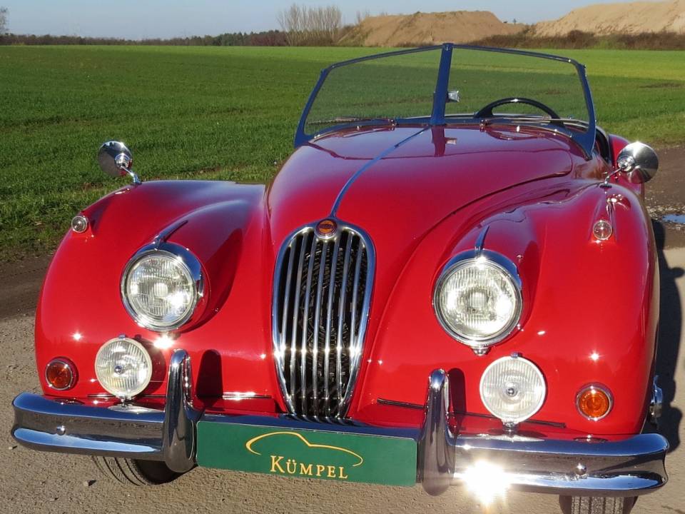 Immagine 12/50 di Jaguar XK 140 SE OTS (1955)