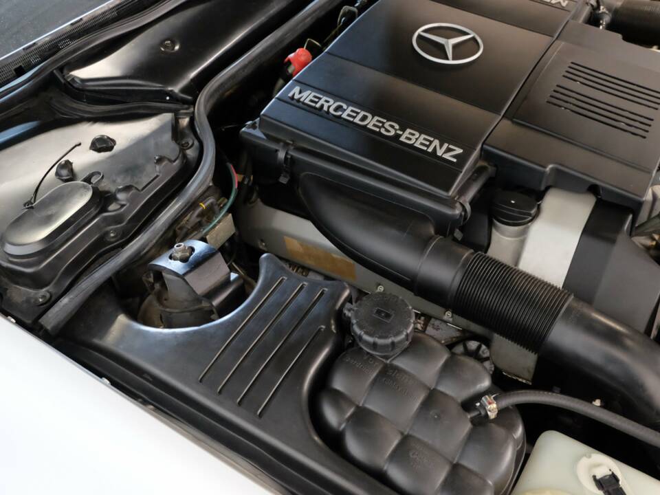 Image 50/51 of Mercedes-Benz 500 SL (1992)