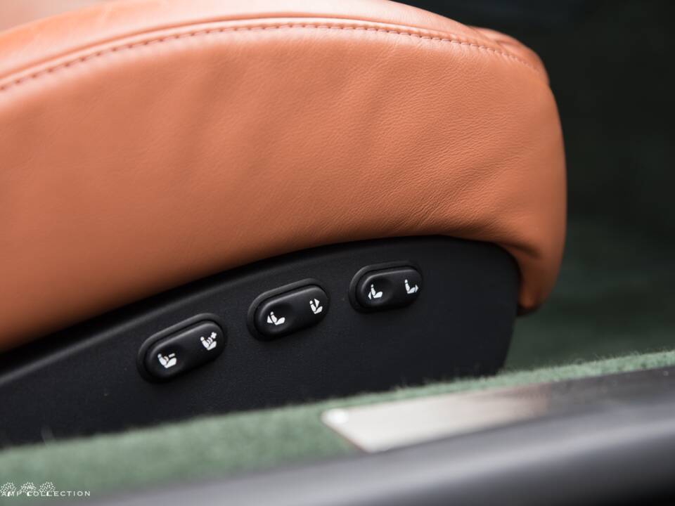 Image 10/17 of Aston Martin V12 Vanquish (2004)