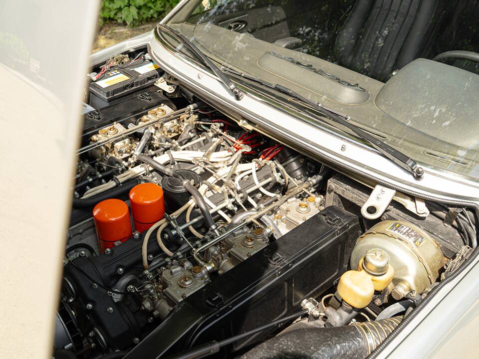 Bild 77/81 von Ferrari 365 GT4 2+2 (1973)