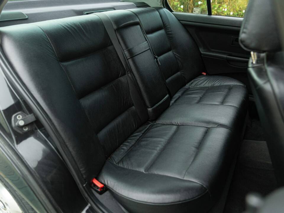 Image 25/50 of BMW 318 (1994)