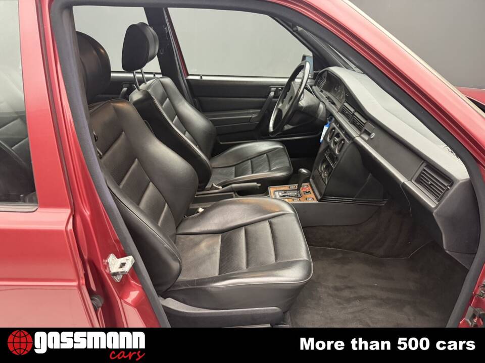 Bild 8/15 von Mercedes-Benz 190 E 2.5-16V (1991)