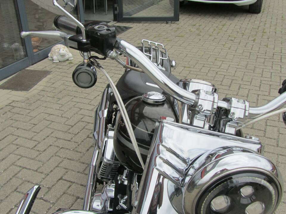Image 18/20 of Harley-Davidson DUMMY (2007)