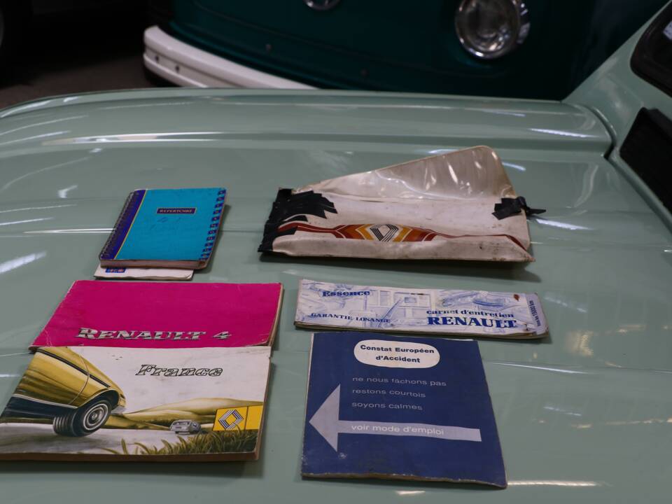 Image 14/33 de Renault R 4 TL (1981)