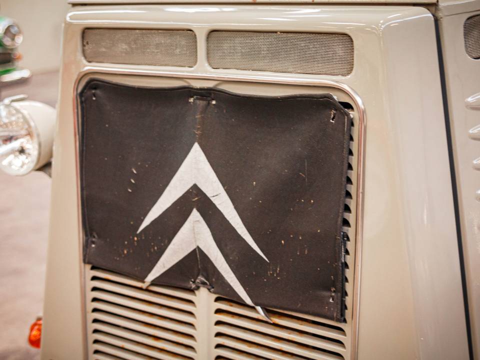 Bild 10/44 von Citroën HY (1974)