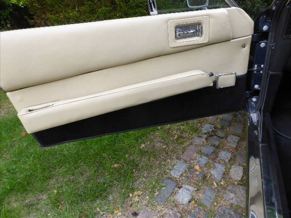 Immagine 21/24 di Aston Martin V8 (1973)