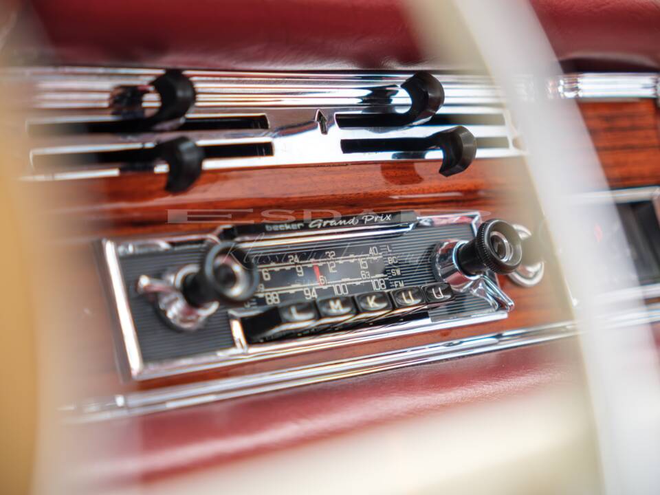 Image 22/24 de Mercedes-Benz 220 SE b (1963)