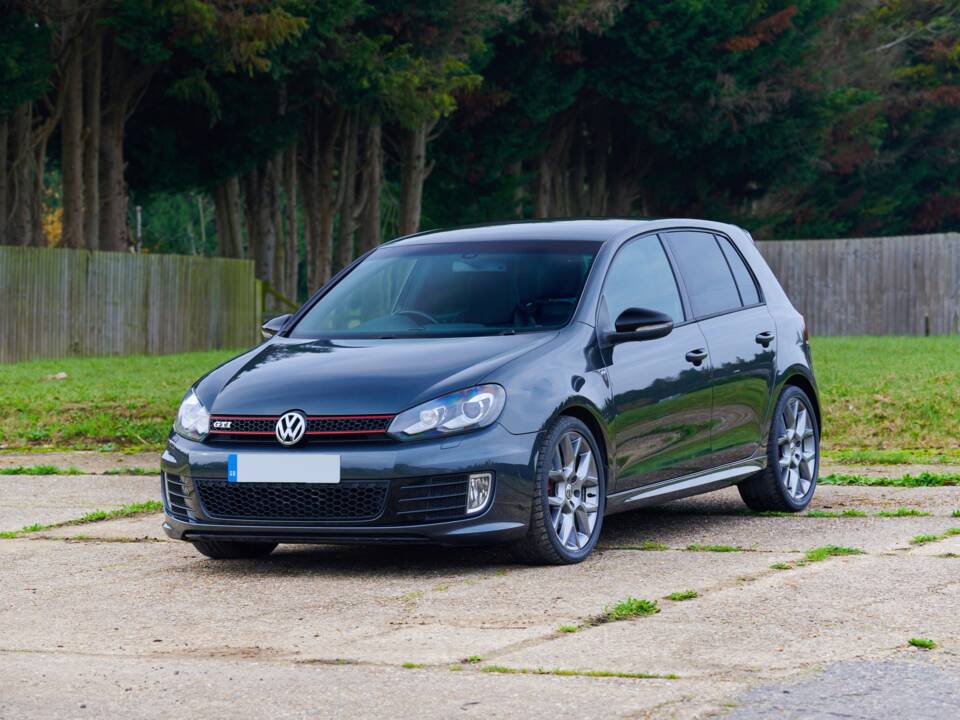 Image 17/50 of Volkswagen Golf VI GTI (2011)