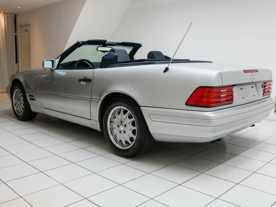 Bild 3/84 von Mercedes-Benz SL 320 (1996)