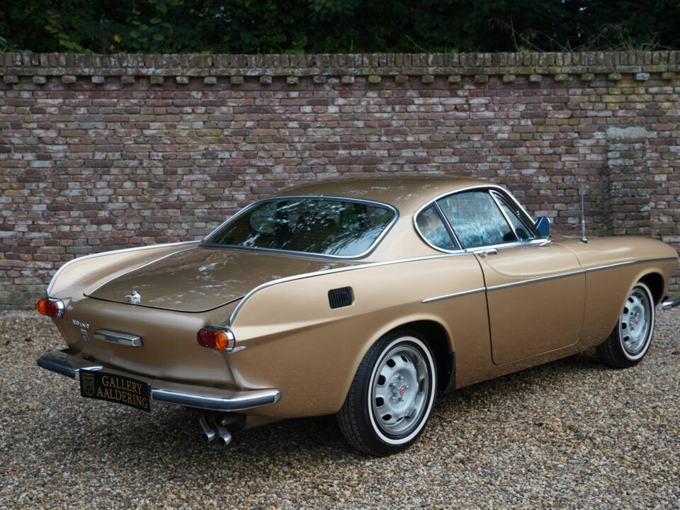 Image 2/50 of Volvo 1800 E (1972)