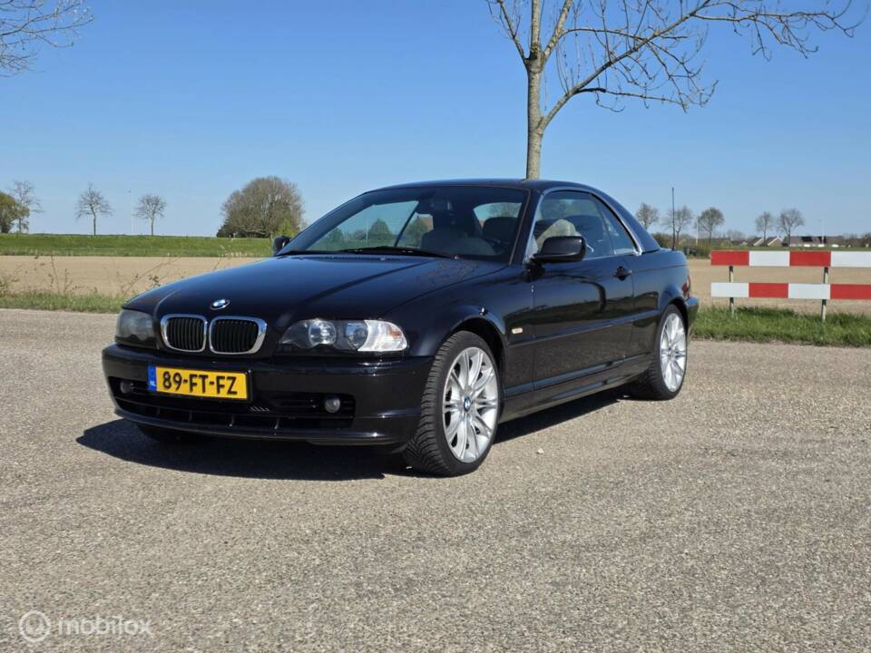 Image 4/38 of BMW 323Ci (2000)
