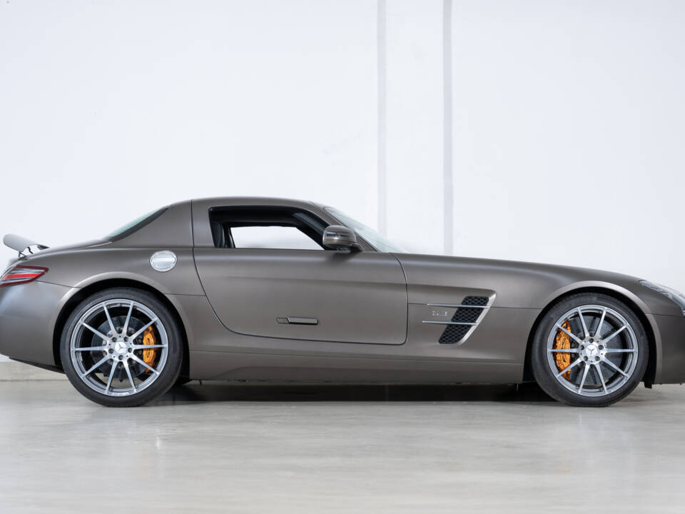 Image 4/33 of Mercedes-Benz SLS AMG (2010)