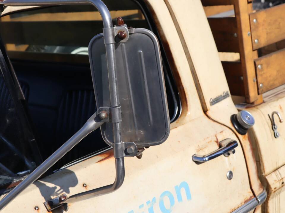Image 32/52 of Ford F-100 (1967)