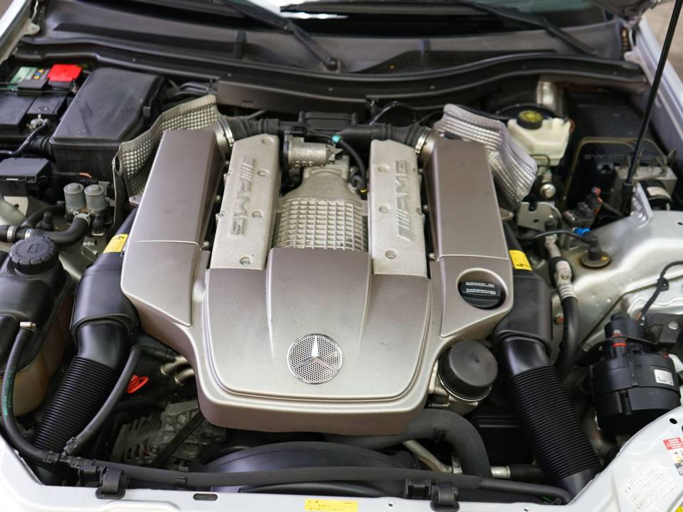 Image 31/46 de Mercedes-Benz SLK 32 AMG (2002)