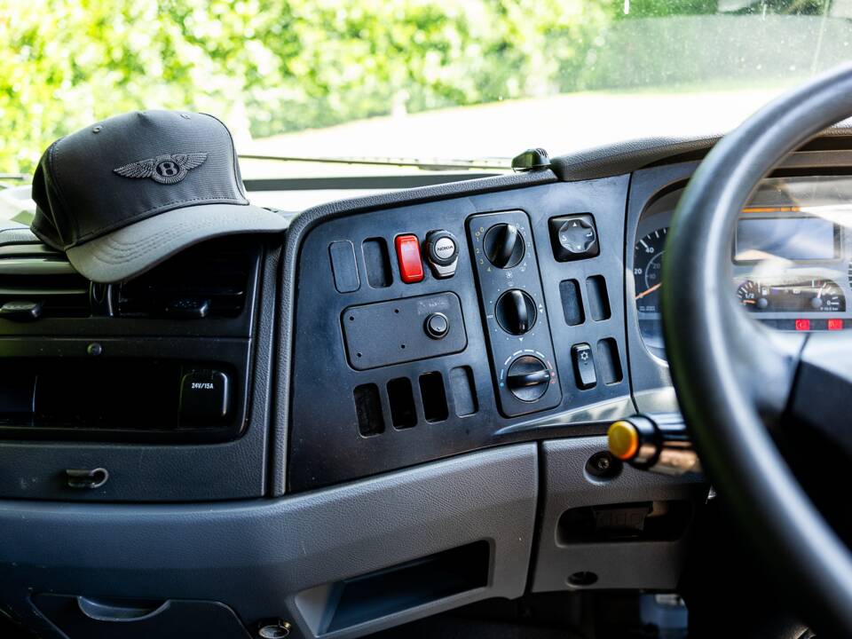 Image 22/31 of Mercedes-Benz Atego 1325 (2009)