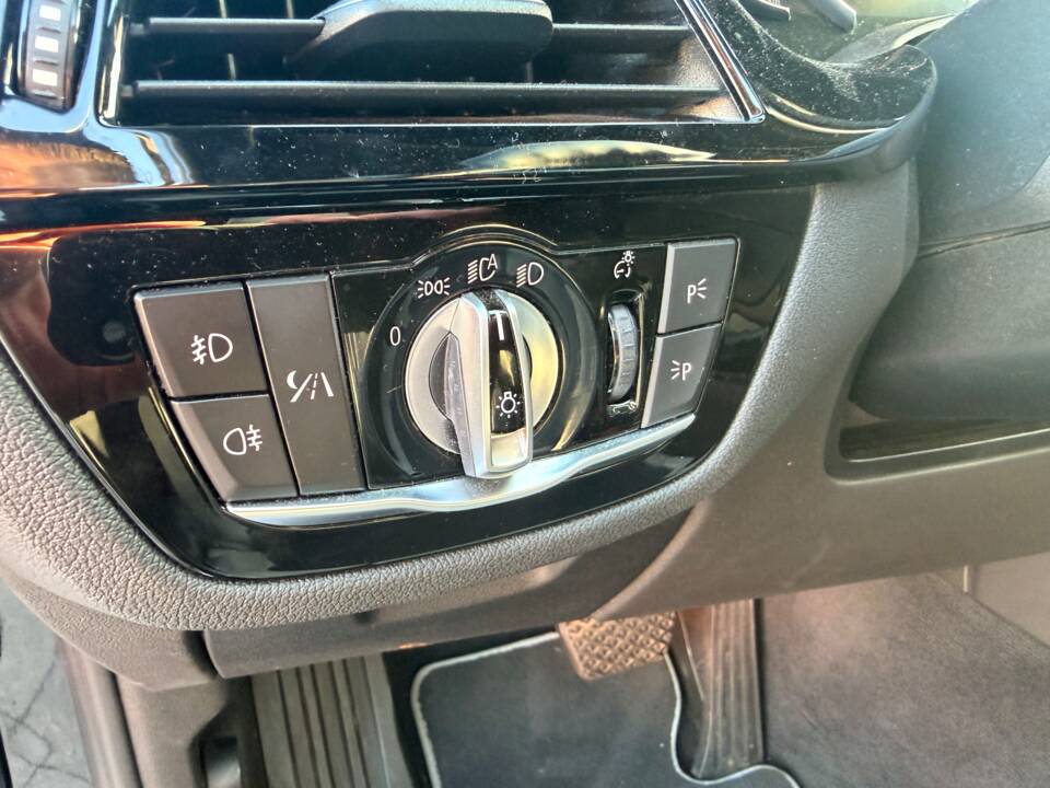 Image 13/22 of ALPINA B5 Touring Biturbo AWD (2018)