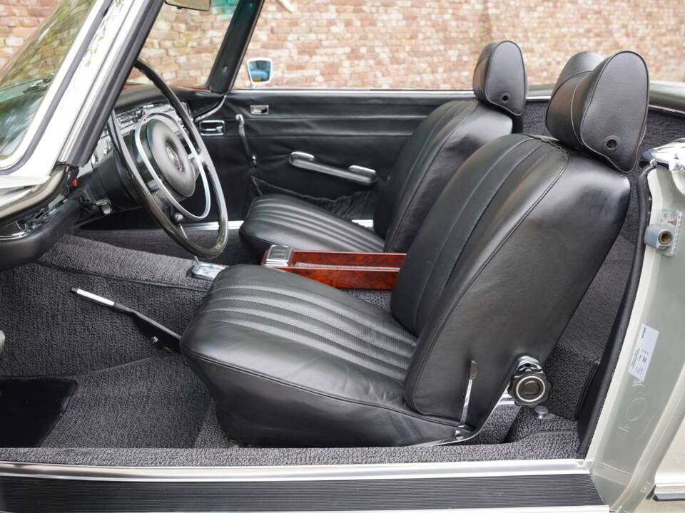 Imagen 29/50 de Mercedes-Benz 280 SL (1969)