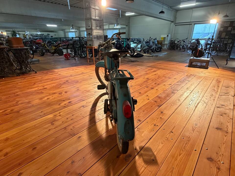 Image 6/17 of HMW 50 (1960)