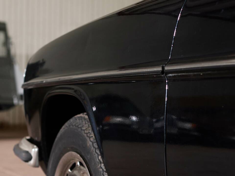 Image 36/64 of Mercedes-Benz 230/6 LWB (1976)