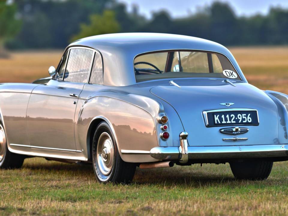 Image 8/49 of Bentley S 1 (1956)