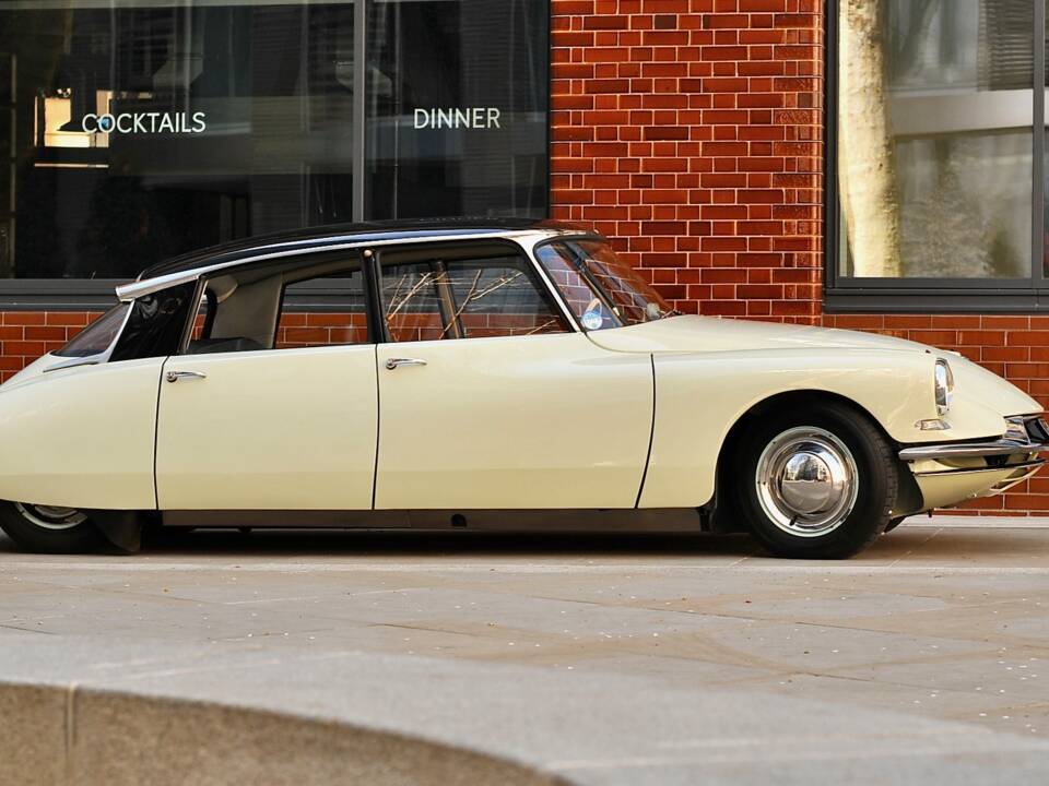 Bild 1/54 von Citroën DS 19 (1958)