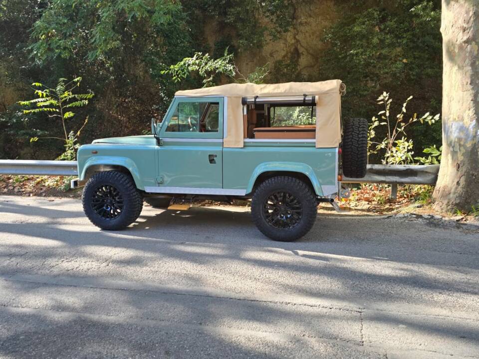 Image 40/72 of Land Rover 90 (1987)