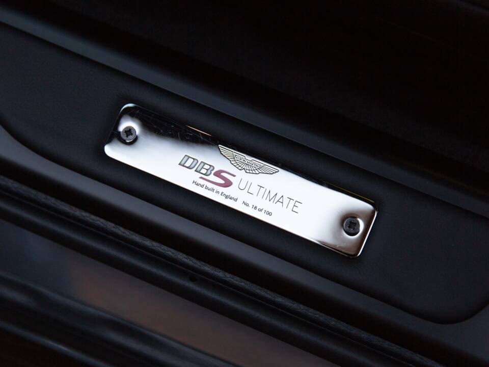 Afbeelding 10/69 van Aston Martin DBS (2012)