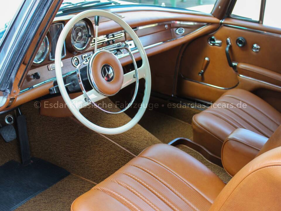 Image 31/32 of Mercedes-Benz 250 SE (1967)