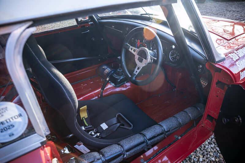 Image 2/50 of MG MGB (1962)