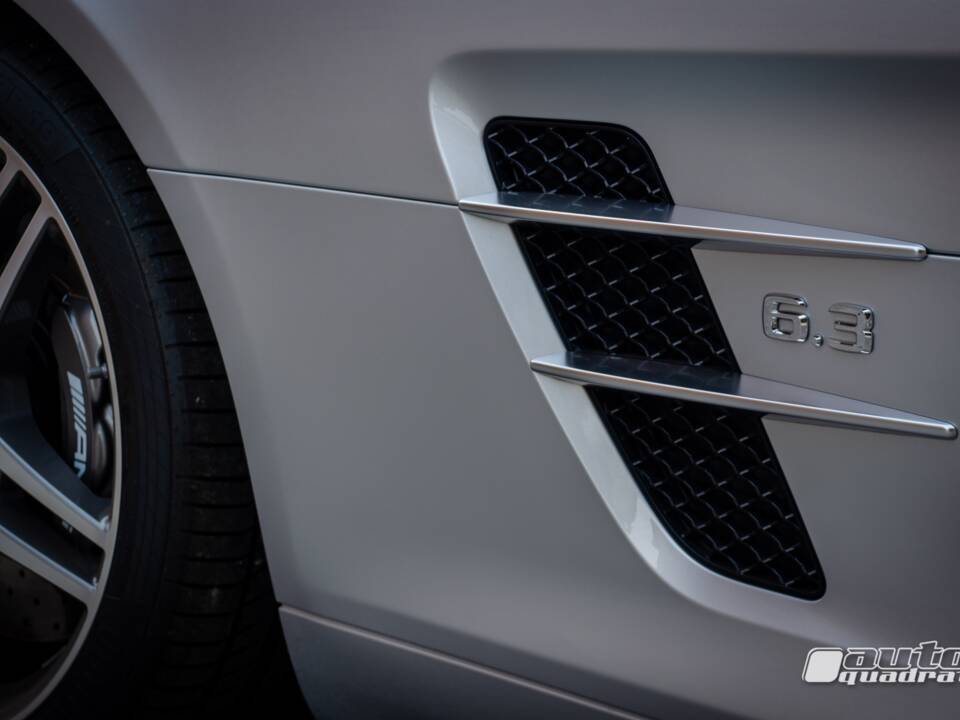 Afbeelding 12/18 van Mercedes-Benz SLS AMG (2011)