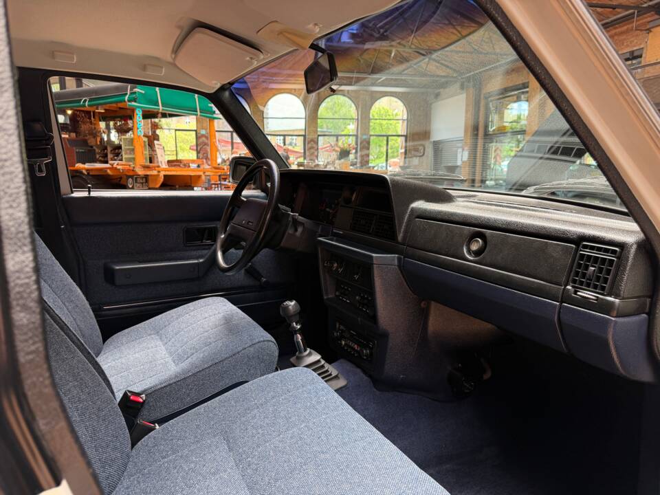Bild 32/43 von Volvo 240 (1989)