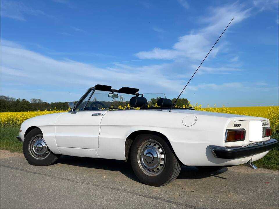 Bild 1/29 von Alfa Romeo Spider 1300 Junior (1971)