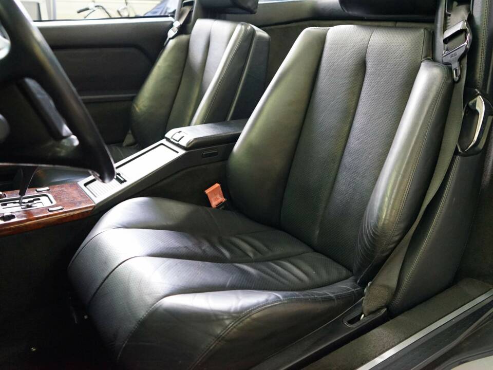 Image 29/38 of Mercedes-Benz 500 SL (1991)