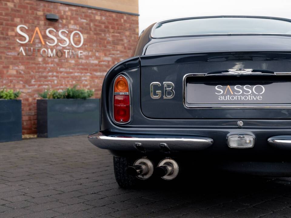 Image 40/79 of Aston Martin DB 6 (1968)