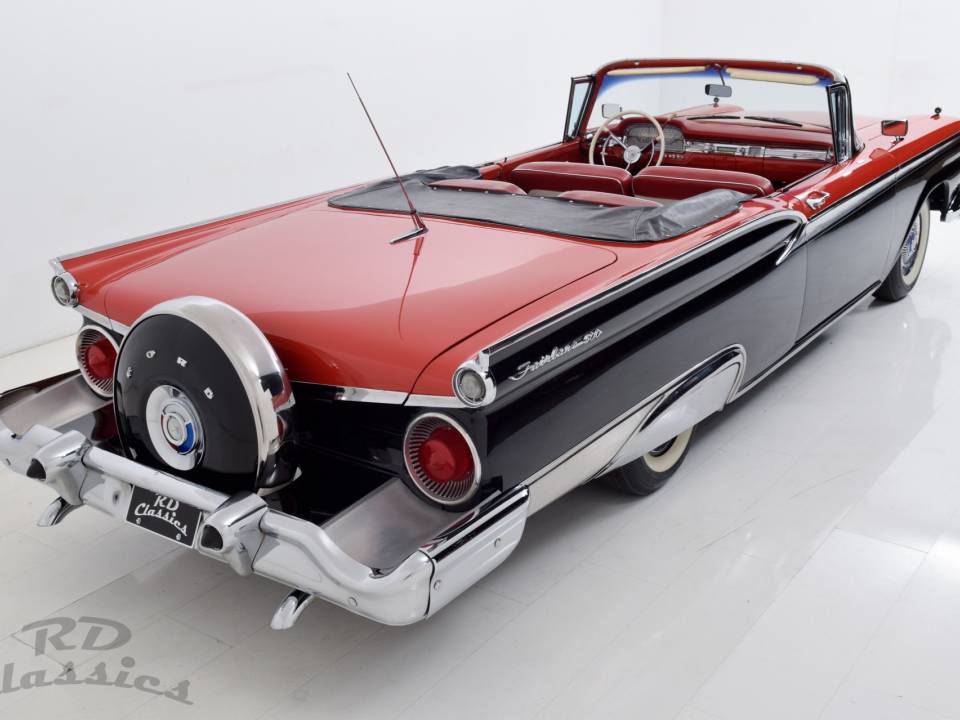 Image 8/32 of Ford Galaxie Sunliner (1959)