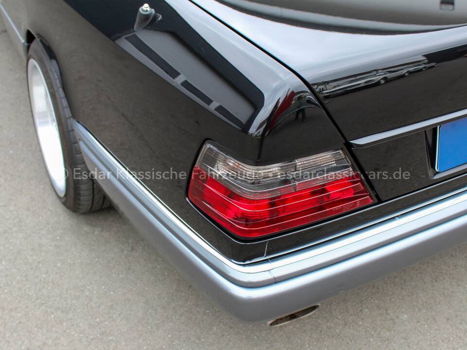Image 4/33 of Mercedes-Benz E 200 (1994)