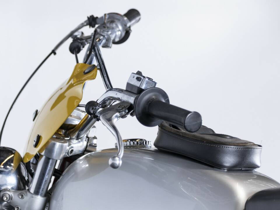 Image 28/50 of SWM DUMMY (1972)