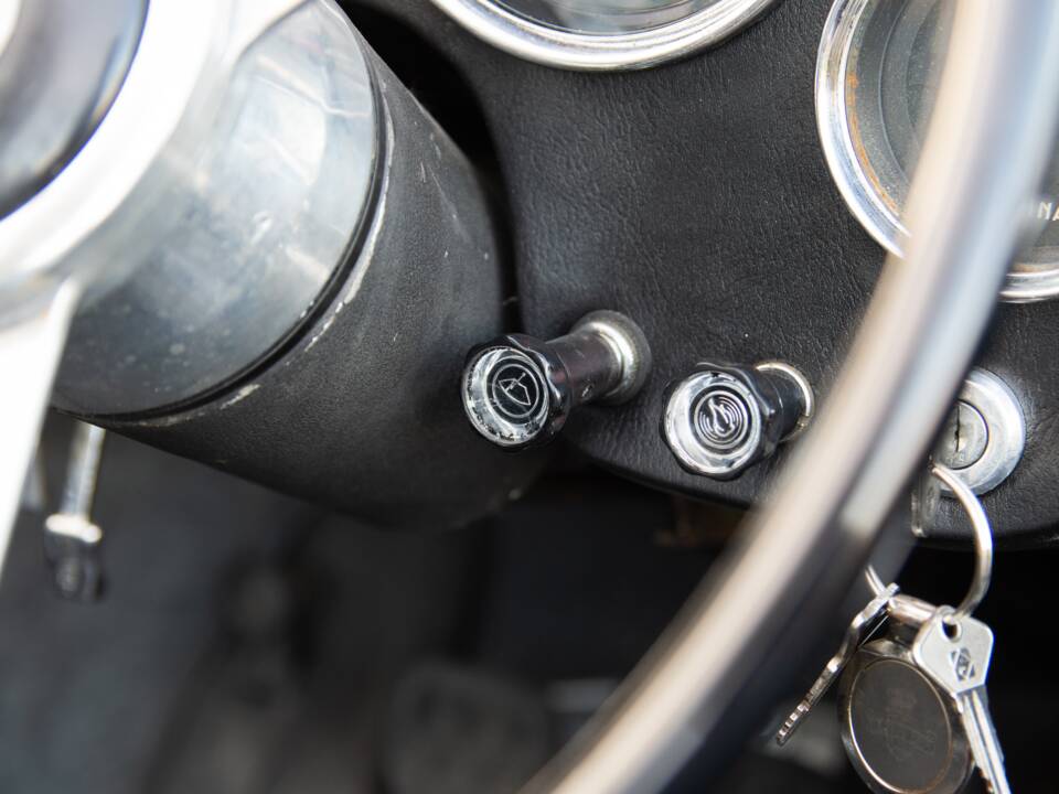 Immagine 44/94 di Alfa Romeo 2600 Spider (1964)