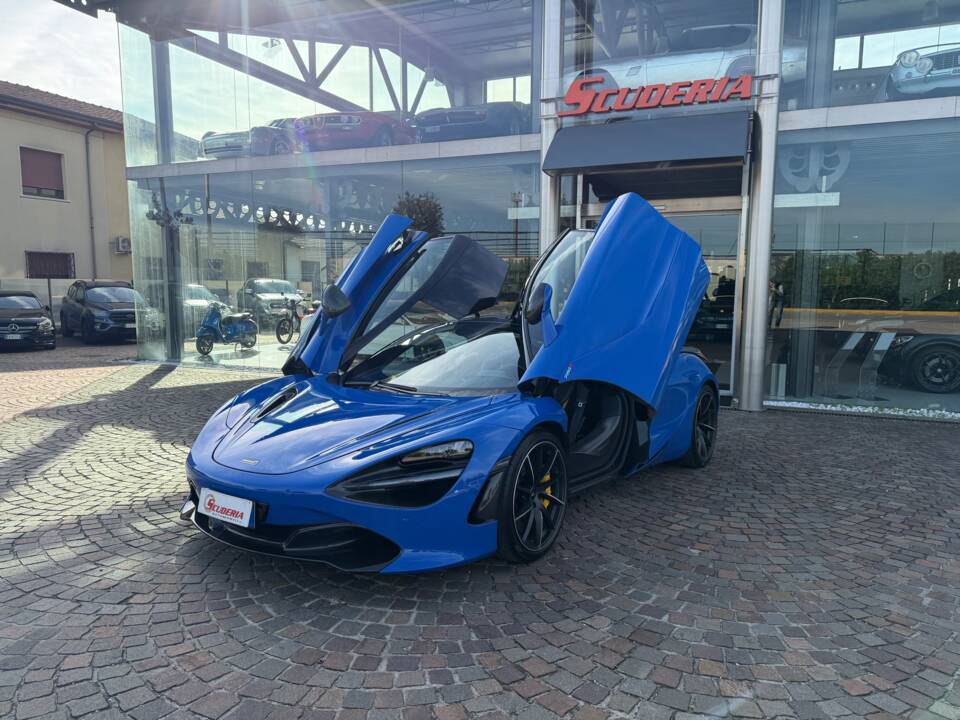 Immagine 18/30 di McLaren 720S (2021)