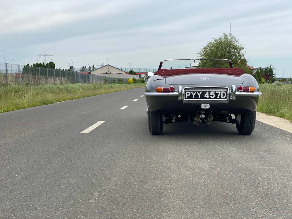 Afbeelding 7/8 van Jaguar E-Type 4.2 (1965)