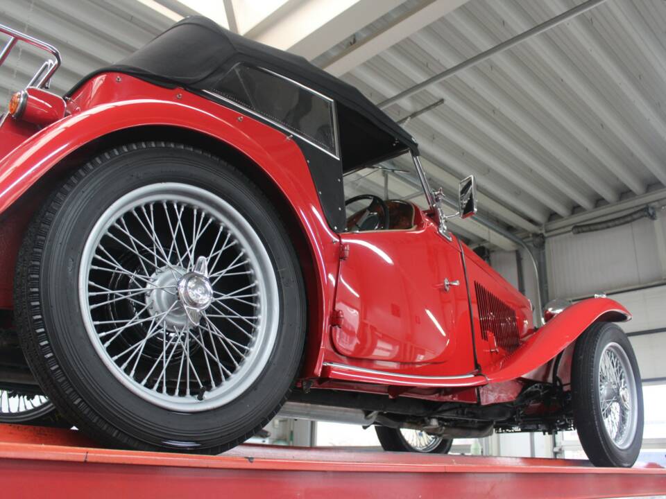 Image 8/50 of MG TC (1949)