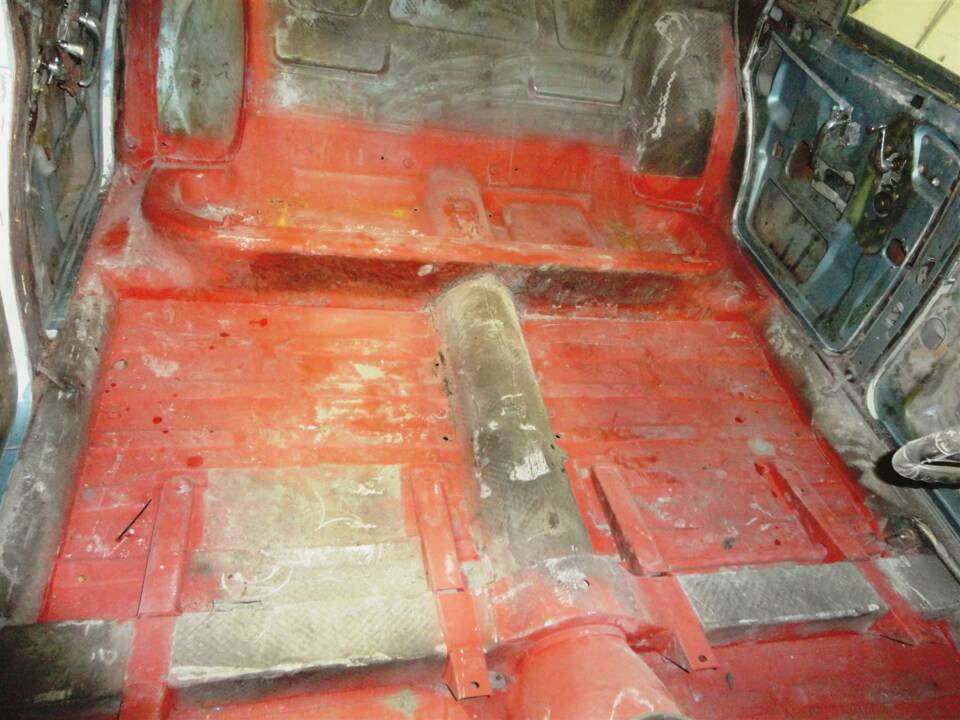 Bild 20/32 von Jaguar 240 (1968)
