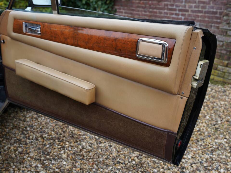 Image 46/50 of Aston Martin V8 Volante (1982)