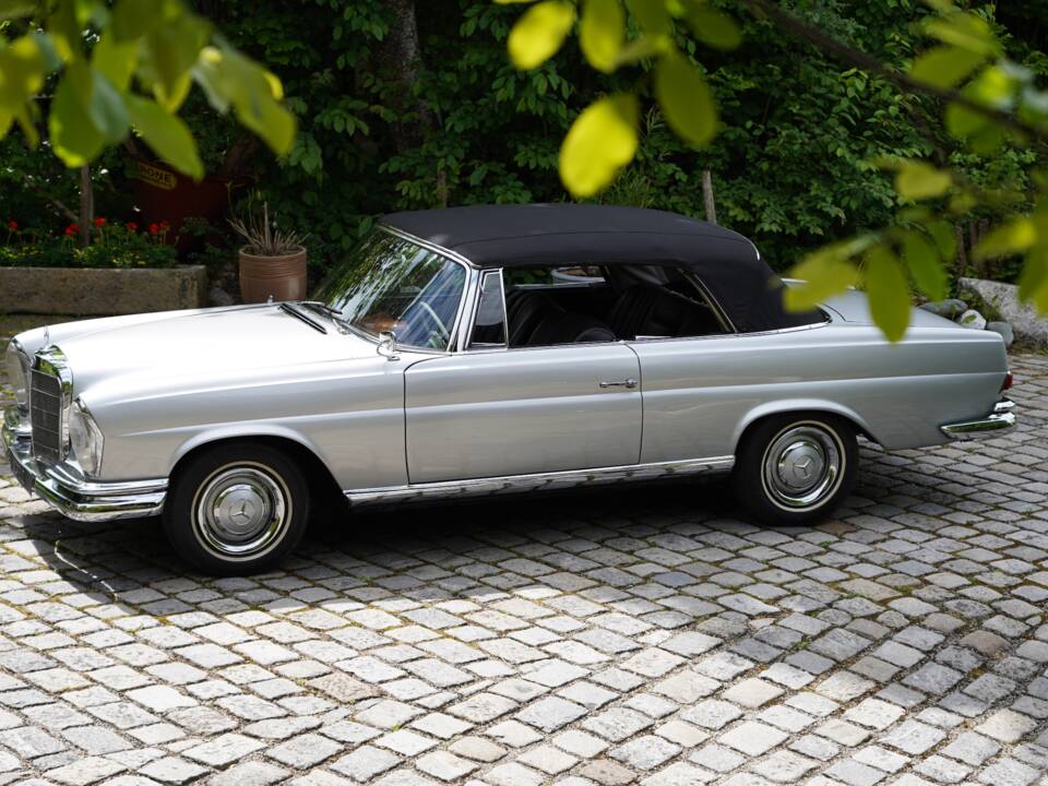 Bild 10/13 von Mercedes-Benz 220 SE b (1962)